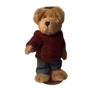 Boyds bears Leo Bruinski 10” denim pants cap , maroon sweater #65081 plush toy